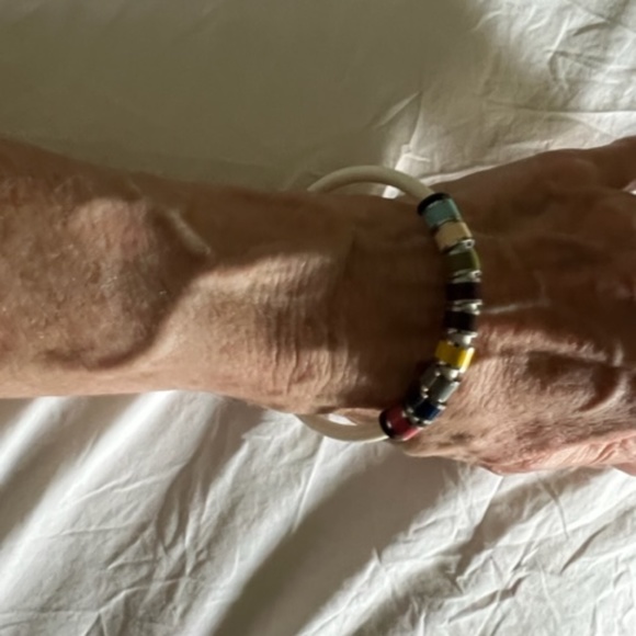 Bracelet with removable beads - Picture 4 of 5